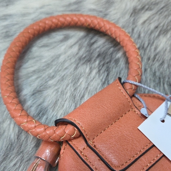 NWT Vegan Coral Fringe Handbag - Picture 4 of 7